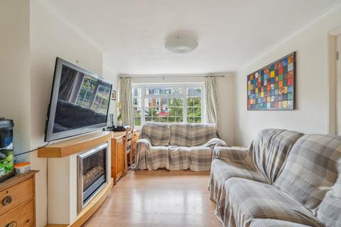 undefined, Golden Oak Close, Farnham Common SL2