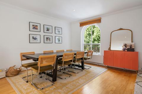 4 bedroom townhouse to rent, Allitsen Road, London NW8