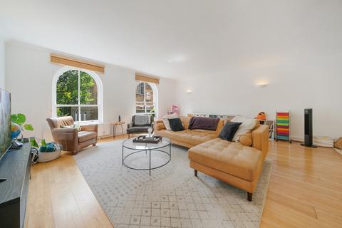 4 bedroom townhouse to rent, Allitsen Road, London NW8