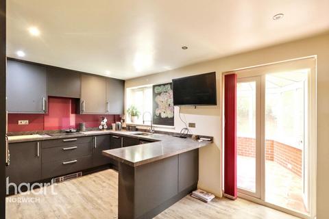3 bedroom semi-detached house for sale, Kiln Road, Horsford