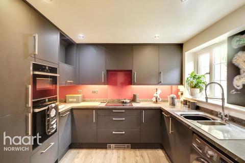 3 bedroom semi-detached house for sale, Kiln Road, Horsford