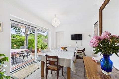 42 Riding Hill, South Croydon, CR2 9LN