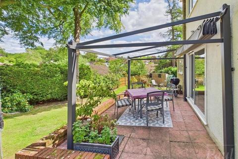 42 Riding Hill, South Croydon, CR2 9LN