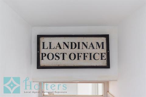 4 bedroom detached house for sale, Llandinam SY17