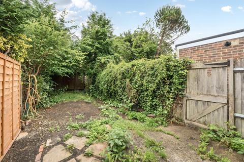 2 bedroom semi-detached house for sale, Maple Road, Redhill RH1