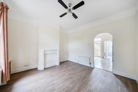 2 bedroom semi-detached house for sale, Maple Road, Redhill RH1