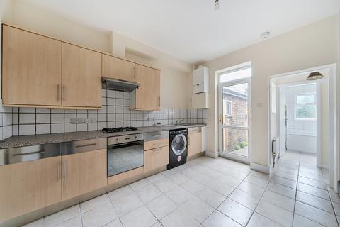2 bedroom semi-detached house for sale, Maple Road, Redhill RH1