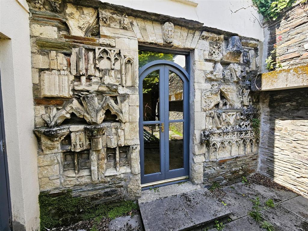 Feature Wall.jpg