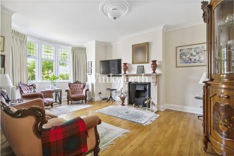 4 bedroom semi-detached house for sale, The Mall, London, N14