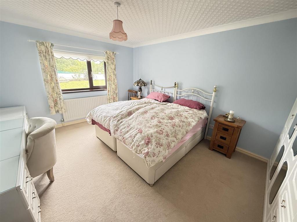Rear bedroom 2