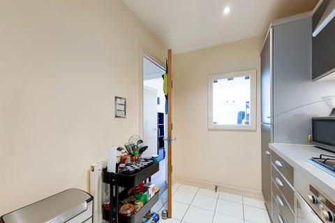 1 bedroom flat for sale, Newport Avenue, London E14