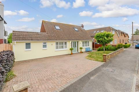 3 bedroom chalet for sale, Fairview Road, Gravesend DA13