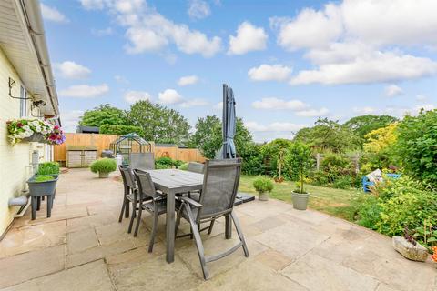 3 bedroom chalet for sale, Fairview Road, Gravesend DA13