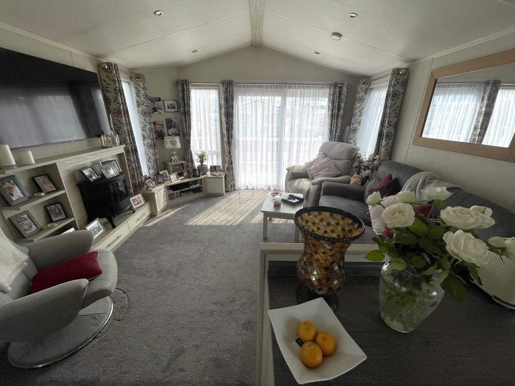 Lounge a.JPG