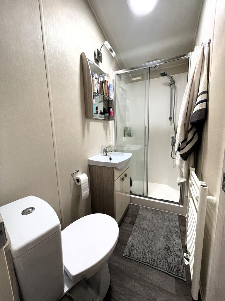 Shower Room.JPG