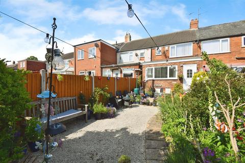 2 bedroom terraced house for sale, Wold Road, Hull