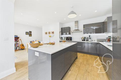 36 Aubrey Close, Earls Colne, Colchester, CO6 2FG
