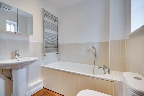 28 Lambourne Chase, Chelmsford, CM2 9FF