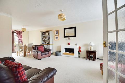 23 School Place, Bexhill-on-sea, TN40 2PX