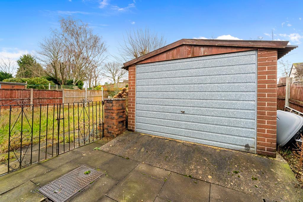 26 A GREENFIELDS AVENUE-1.jpg