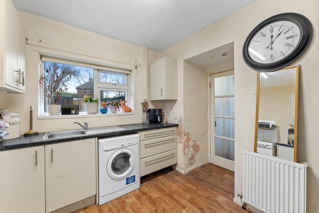 26 A GREENFIELDS AVENUE-32.jpg