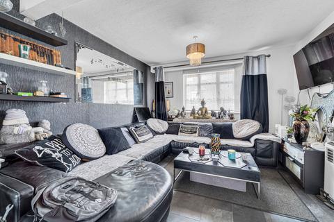 undefined, Waye Avenue, Hounslow TW5