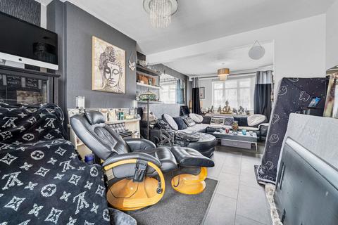 undefined, Waye Avenue, Hounslow TW5