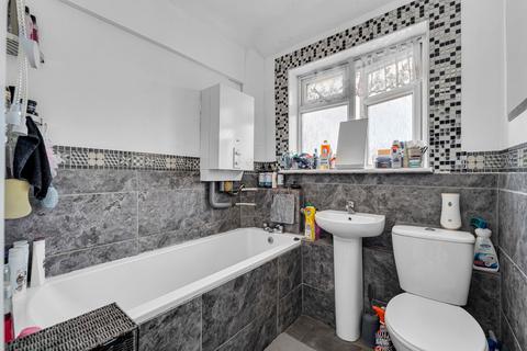 undefined, Waye Avenue, Hounslow TW5