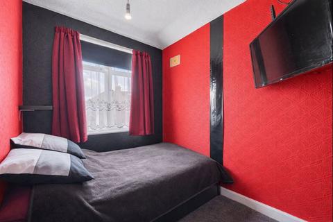 undefined, Waye Avenue, Hounslow TW5