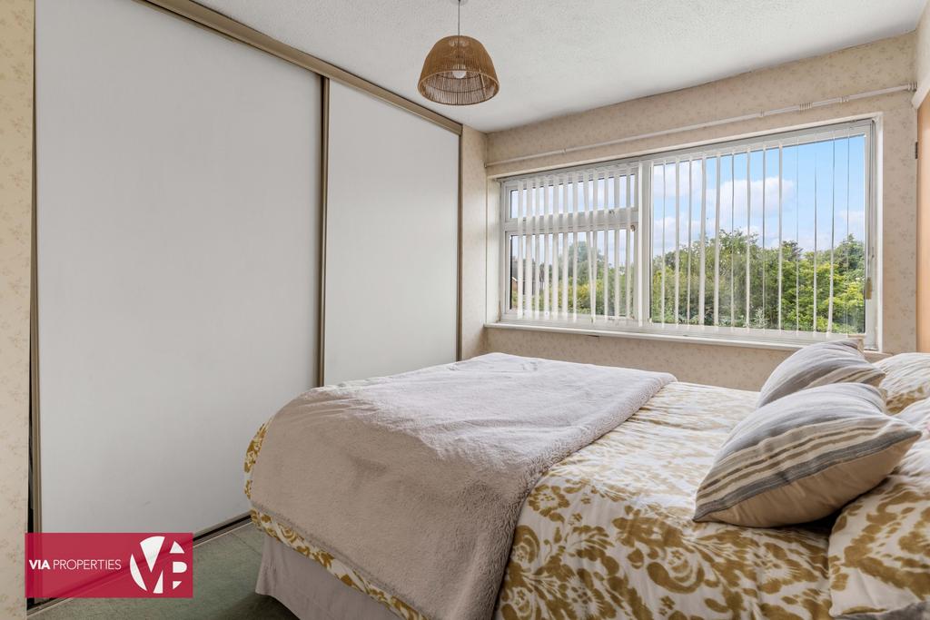 153a Old Nazeing Road Broxbourne EN10 6 QU via...
