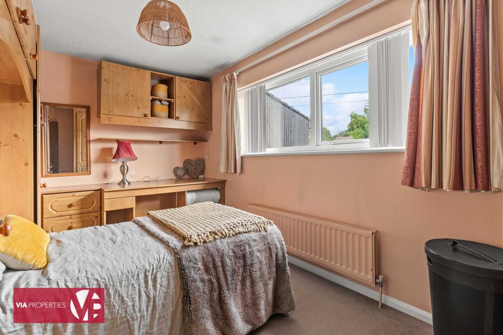153a Old Nazeing Road Broxbourne EN10 6 QU via...