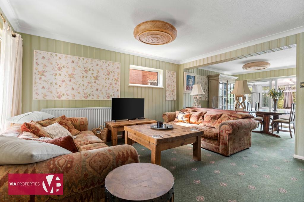 153a Old Nazeing Road Broxbourne EN10 6 QU via...