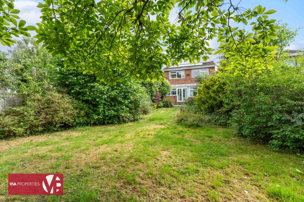 153a Old Nazeing Road Broxbourne EN10 6 QU via...