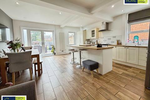 4 bedroom semi-detached house for sale, Howard Road, Glen Parva, Leicester, Leicestershire