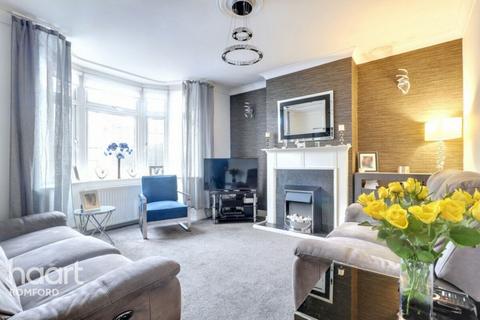 4 bedroom terraced house for sale, Mawney Road, Romford, RM7 8BX