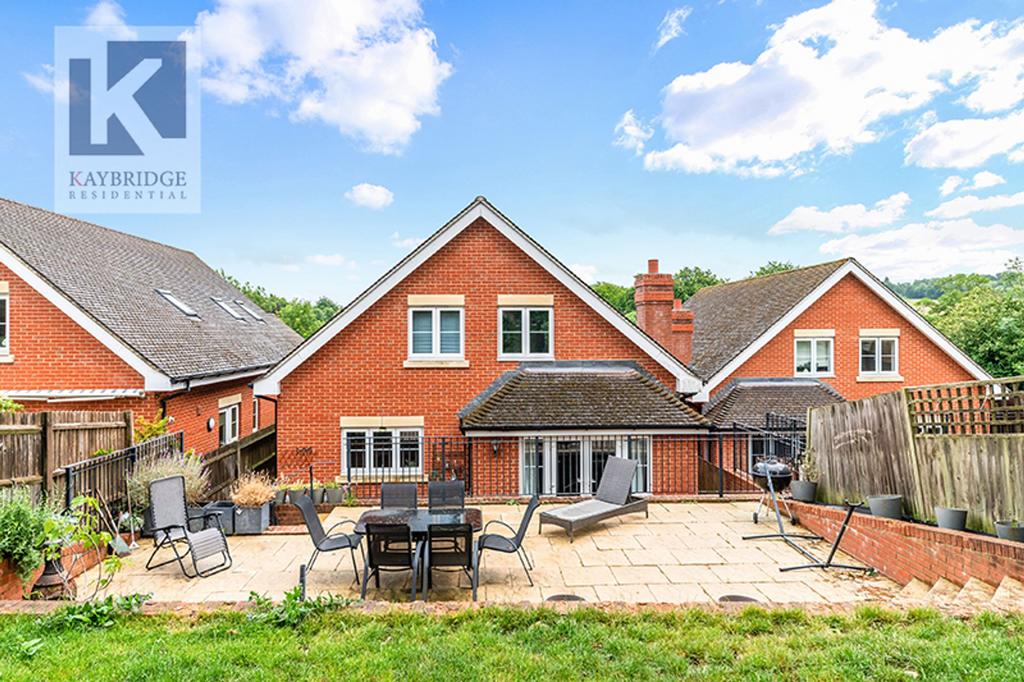 Bankside, Epsom - KT17 3 AR