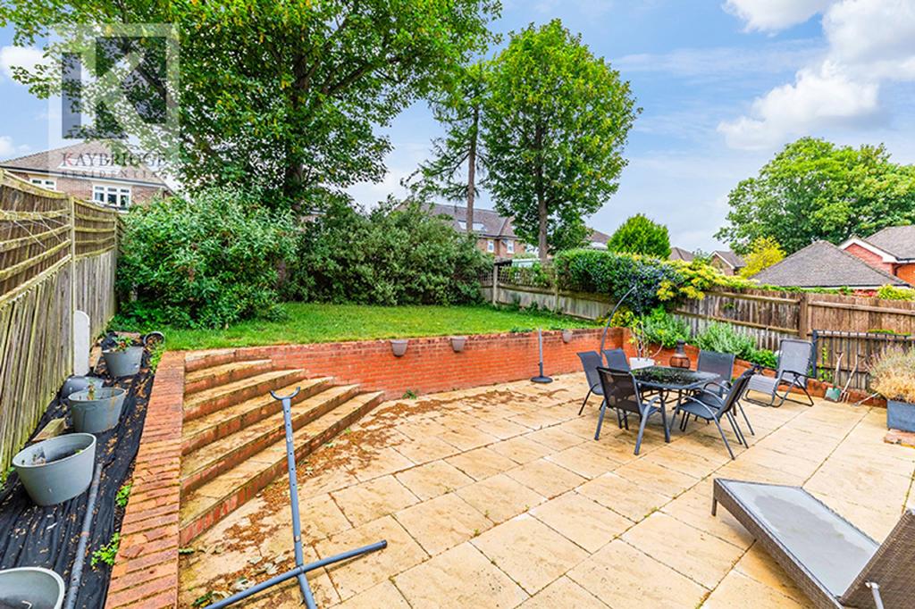Bankside, Epsom - KT17 3 AR