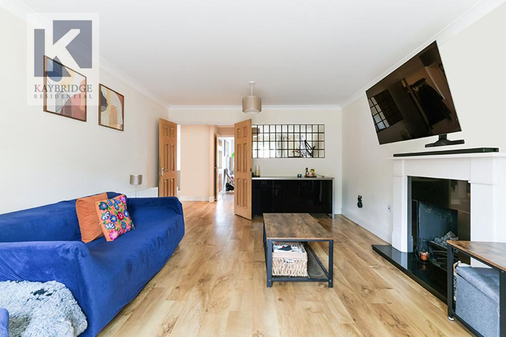 Bankside, Epsom - KT17 3 AR