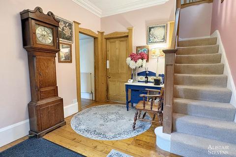 4 bedroom detached house for sale, Dogford Road, Royton
