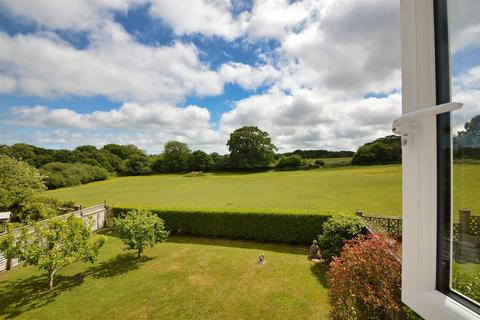 3 bedroom semi-detached house for sale, BINSTEAD VILLAGE OUTSKIRTS