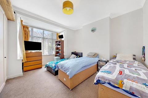 4 bedroom apartment for sale, Welldon Crescent, Harrow, HA1