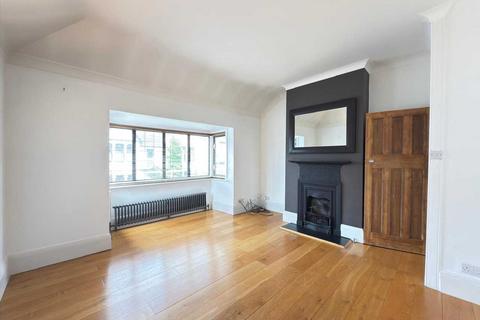 2 bedroom apartment for sale, Leigh on Sea SS9