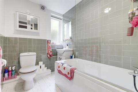 8, Chester House Redcliffe Road, Nottingham, NG3 5AW