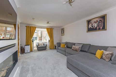 22 Martindale, Iver, SL0 0HY