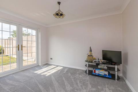 22 Martindale, Iver, SL0 0HY