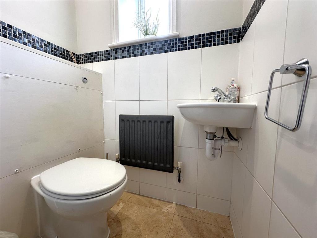 Ground Floor W.C 688