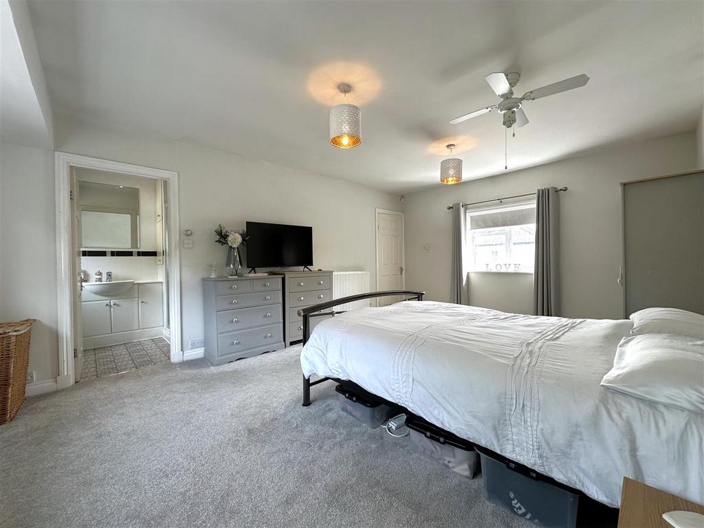 Bedroom One Into En-Suite 590