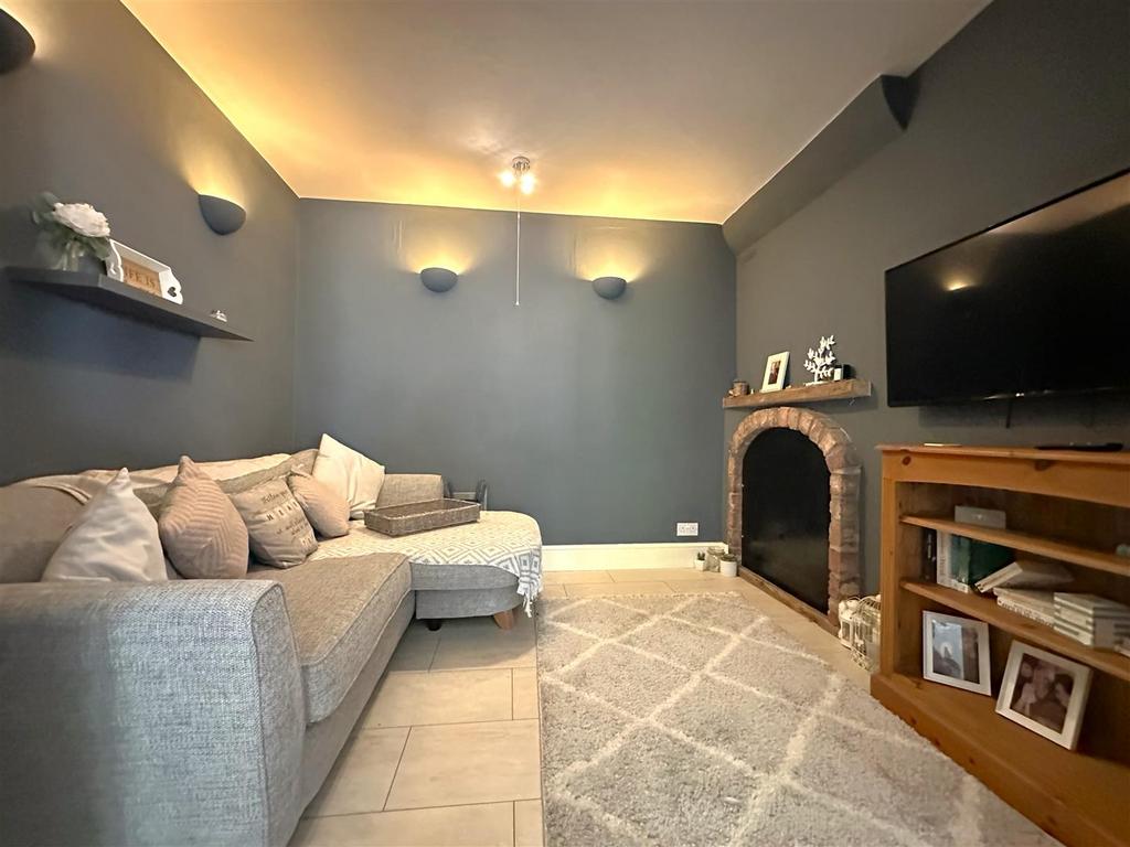 Sitting Room 716