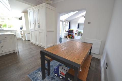 705 Beverley Road, Hull, HU6 7JN