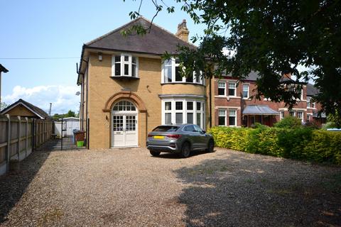 705 Beverley Road, Hull, HU6 7JN